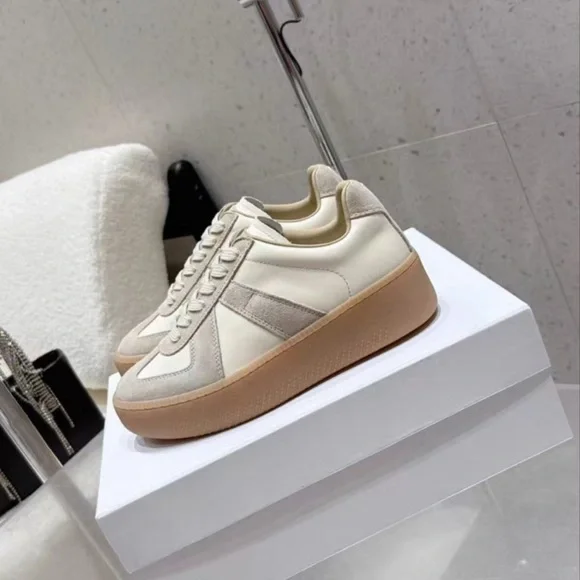 MM6 Maison Martin Margiela Beige and Cream Sneakers - Picture 4 of 9